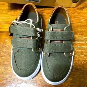 Crevo Olive canvas sneakers